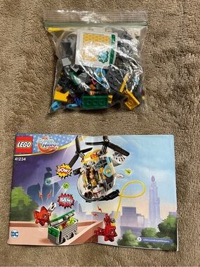 LEGO DC Super Hero Girls 41234 - BUMBLEBEE HELICOPTER - RETIRED Collectible
